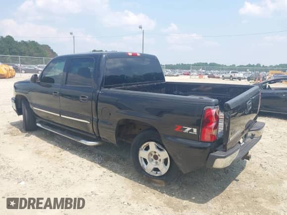2006 Chevrolet Silverado 1500 LT1 with VIN 2GCEK13T161100794, listed as a IAAI auction lot 42415455 with 265,269 mi miles and . Bid and sale history available at DreamBid. Image 6.
