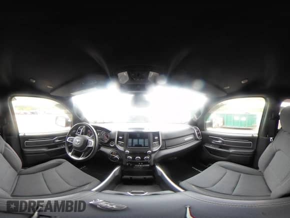 2020 Ram 1500 Big Horn z VIN 1C6SRFFT6LN108561, wystawiony jako IAAI lot #42996633 z przebiegiem 40 340 mil mil oraz . Historia ofert i sprzedaży dostępna na DreamBid. Obrazek 18.