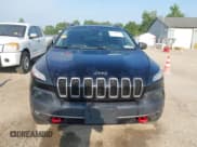 ✅ 2017 Jeep Cherokee Trailhawk • VIN: 1C4PJMBB5HW581070 • Лот: 42783250. Опубликован ранее на IAAI с пробегом 171 128 миль. Бесплатный доступ к архиву аукционных продаж из США и подробный отчёт об истории автомобиля на DreamBid. Изображение 13.