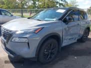 ✅ 2023 Nissan Rogue SV • VIN: JN8BT3BB1PW202695 • Lot: 43319662. Wystawiony na IAAI z przebiegiem 30 179 mil. Bezpłatny archiwum sprzedaży aukcyjnych z USA i szczegółowy raport historii pojazdu na DreamBid. Zdjęcie 2.