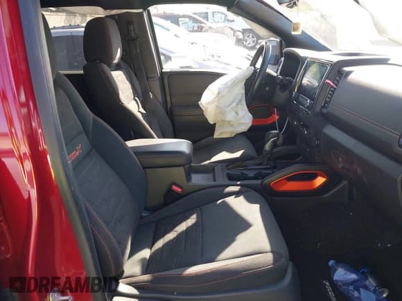 ✅ 2022 Nissan Frontier SV • VIN: 1N6ED1EJ3NN646349 • Lot: 41694649. Wystawiony na IAAI z przebiegiem 24 013 mil. Bezpłatny archiwum sprzedaży aukcyjnych z USA i szczegółowy raport historii pojazdu na DreamBid. Zdjęcie 5.