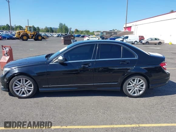✅ 2008 Mercedes-Benz C 300 Sport • VIN: WDDGF54XX8F107010 • Lot: 43235393. Wystawiony na IAAI z przebiegiem 91 417 mil. Bezpłatny archiwum sprzedaży aukcyjnych z USA i szczegółowy raport historii pojazdu na DreamBid. Zdjęcie 15.