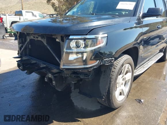 ✅ 2017 Chevrolet Suburban LS • VIN: 1GNSCGKC1HR338621 • Lot: 41696381. Listed on IAAI with 194,687 mi. Free auction sales archive from the USA and detailed vehicle history report at DreamBid. Image 18.