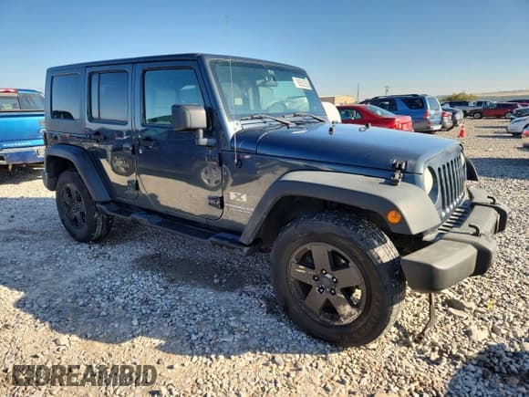 ✅ 2008 Jeep Wrangler Unlimited X • VIN: 1J4GA39128L621785 • Lot: 85552555. Listed on Copart with 207,716 mi. Free auction sales archive from the USA and detailed vehicle history report at DreamBid. Image 4.