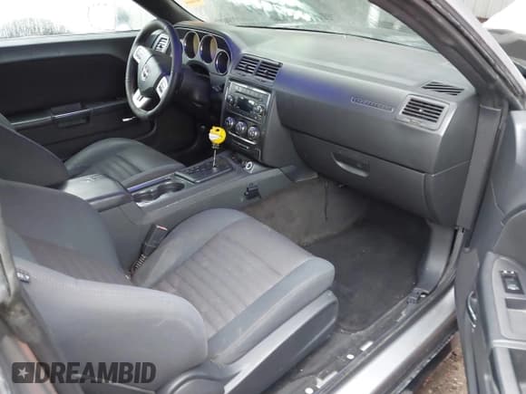 ✅ 2011 Dodge Challenger • VIN: 2B3CJ4DG4BH519321 • Lot: 41511986. Wystawiony na IAAI z przebiegiem 230 695 mil. Bezpłatny archiwum sprzedaży aukcyjnych z USA i szczegółowy raport historii pojazdu na DreamBid. Zdjęcie 5.