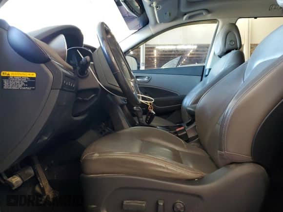 2015 Hyundai Santa Fe Limited с VIN KM8SRDHFXFU124661, выставлен на аукционе Copart как лот 80563515 с пробегом 130 067 миль миль и Списание • Salvage title. История ставок и продаж доступна на DreamBid. Изображение 7.