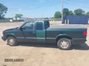 ✅ 2003 GMC Sonoma SLS • VIN: 1GTCS19X338196177 • Lot: 42568798. Wystawiony na IAAI z przebiegiem 167 659 mil. Bezpłatny archiwum sprzedaży aukcyjnych z USA i szczegółowy raport historii pojazdu na DreamBid. Zdjęcie 15.