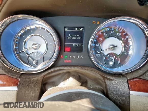 ✅ 2011 Chrysler 300 C • VIN: 2C3CA6CT8BH559611 • Lot: 59785855. Listed on Copart with 122,413 mi. Free auction sales archive from the USA and detailed vehicle history report at DreamBid. Image 9.