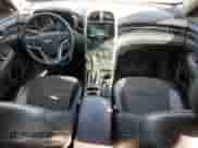 2015 Chevrolet Malibu LT z VIN 1G11D5SL8FF256916, wystawiony jako Copart lot #82206705 z przebiegiem 170 543 mil mil oraz Szkoda całkowita • Salvage title. Historia ofert i sprzedaży dostępna na DreamBid. Obrazek 8.