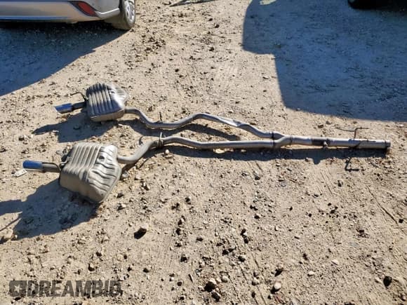 ✅ 2022 Ford Explorer ST-Line • VIN: 1FMSK7KH3NGB61645 • Lot: 90803125. Listed on Copart with 49,245 mi. Free auction sales archive from the USA and detailed vehicle history report at DreamBid. Image 13.