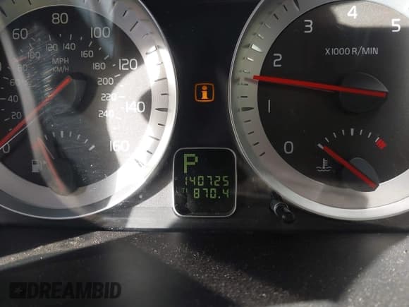 ✅ 2012 Volvo C70 T5 • VIN: YV1672MC0CJ126566 • Лот: 43665934. Опубликован ранее на IAAI с пробегом 140 725 миль. Бесплатный доступ к архиву аукционных продаж из США и подробный отчёт об истории автомобиля на DreamBid. Изображение 7.