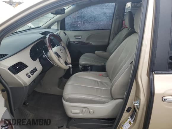 ✅ 2012 Toyota Sienna XLE • VIN: 5TDYK3DC6CS228525 • Lot: 91387255. Wystawiony na Copart z przebiegiem Nie podano. Bezpłatny archiwum sprzedaży aukcyjnych z USA i szczegółowy raport historii pojazdu na DreamBid. Zdjęcie 7.