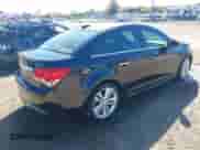 2016 Chevrolet Cruze LTZ z VIN 1G1PG5SB4G7193110, wystawiony jako IAAI lot #43450332 z przebiegiem 176 393 mil mil oraz . Historia ofert i sprzedaży dostępna na DreamBid. Obrazek 4.