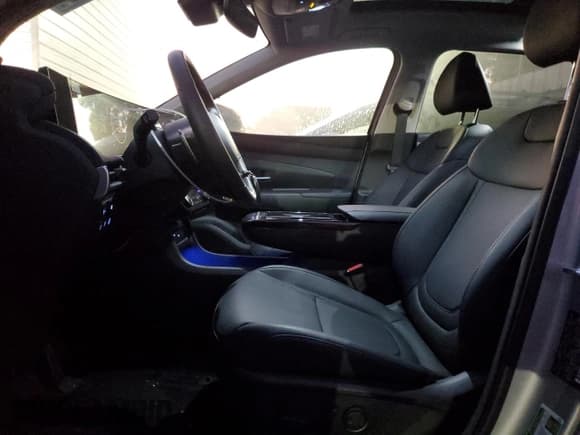 ✅ 2025 Hyundai Tucson SEL Convenience • VIN: KM8JCDD18SU343040 • Lot: 91242225. Listed on Copart with 2,752 mi. Free auction sales archive from the USA and detailed vehicle history report at DreamBid. Image 7.