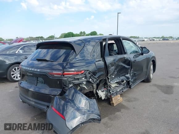 ✅ 2020 Porsche Cayenne • VIN: WP1AA2AY7LDA01031 • Lot: 42258014. Wystawiony na IAAI z przebiegiem 72 332 mil. Bezpłatny archiwum sprzedaży aukcyjnych z USA i szczegółowy raport historii pojazdu na DreamBid. Zdjęcie 4.