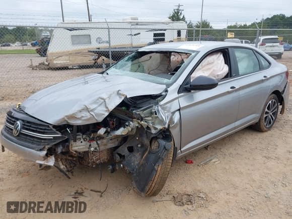✅ 2024 Volkswagen Jetta Sport • VIN: 3VWBM7BU4RM082537 • Lot: 43029764. Listed on IAAI with 16,451 mi. Free auction sales archive from the USA and detailed vehicle history report at DreamBid. Image 16.