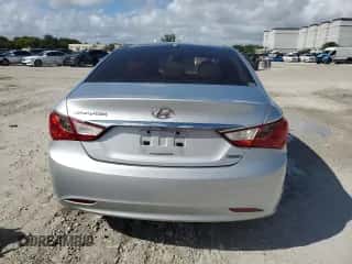 2012 Hyundai Sonata SE z VIN 5NPEC4AC8CH354479, wystawiony jako Copart lot #81964655 z przebiegiem 116 410 mil mil oraz Czysty tytuł • Clean title. Historia ofert i sprzedaży dostępna na DreamBid. Obrazek 6.