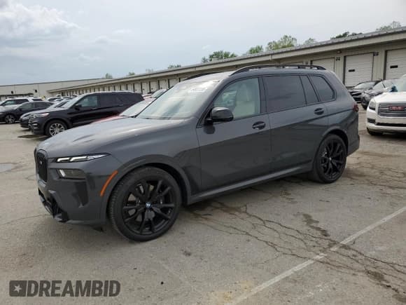 ✅ 2024 BMW X7 M60i • VIN: 5UX33EM05R9U50763 • Lot: 54937235. Wystawiony na Copart z przebiegiem 18 691 mil. Bezpłatny archiwum sprzedaży aukcyjnych z USA i szczegółowy raport historii pojazdu na DreamBid. Zdjęcie 1.