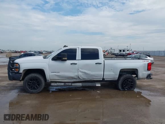 ✅ 2017 Chevrolet Silverado 2500HD Work Truck • VIN: 1GC1KUEG4HF237787 • Lot: 43037501. Listed on IAAI with 257,194 mi. Free auction sales archive from the USA and detailed vehicle history report at DreamBid. Image 14.