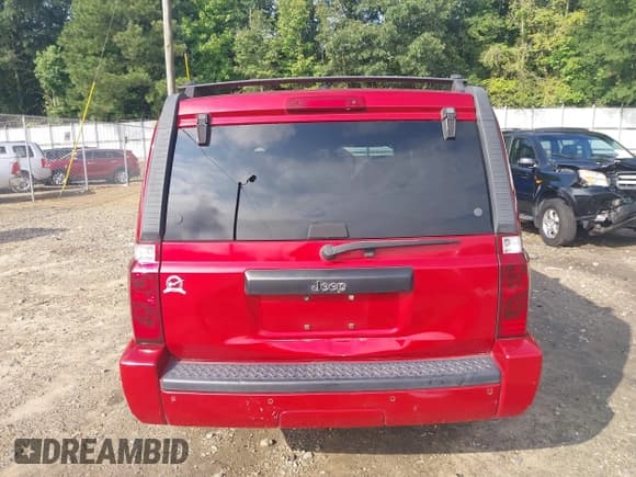 ✅ 2006 Jeep Commander • VIN: 1J8HH48NX6C189274 • Lot: 42883254. Listed on IAAI with 168,690 mi. Free auction sales archive from the USA and detailed vehicle history report at DreamBid. Image 16.