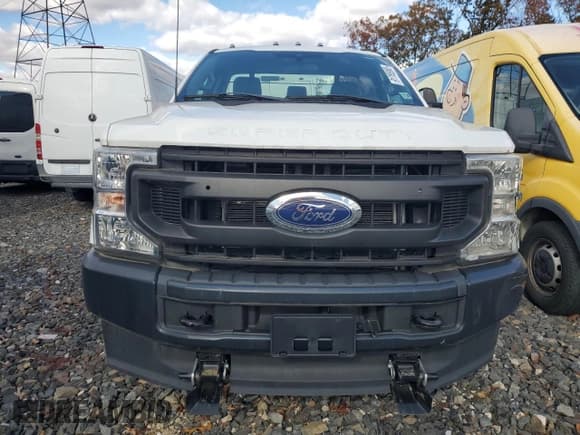 ✅ 2022 Ford F-250 XL • VIN: 1FTBF2B65NEG17070 • Lot: 91765965. Wystawiony na Copart z przebiegiem 18 632 mil. Bezpłatny archiwum sprzedaży aukcyjnych z USA i szczegółowy raport historii pojazdu na DreamBid. Zdjęcie 5.