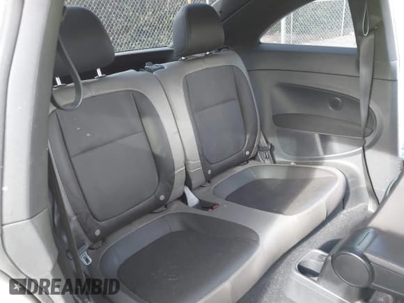 ✅ 2015 Volkswagen Beetle Fleet Edition • VIN: 3VWF17AT6FM641987 • Lot: 41964021. Listed on IAAI with 87,818 mi. Free auction sales archive from the USA and detailed vehicle history report at DreamBid. Image 8.