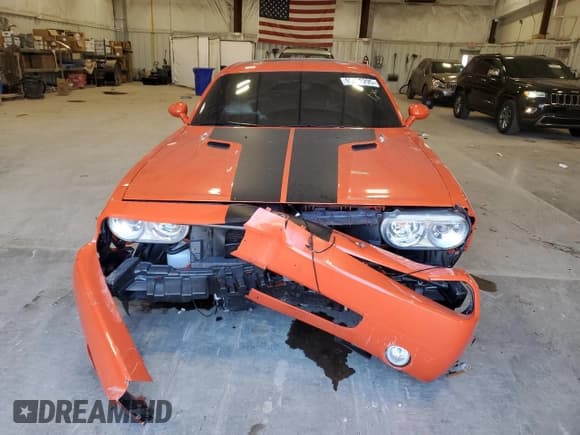 ✅ 2008 Dodge Challenger SRT-8 • VIN: 2B3LJ74W78H300807 • Lot: 92872295. Listed on Copart with 9,380 mi. Free auction sales archive from the USA and detailed vehicle history report at DreamBid. Image 5.