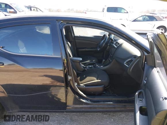 ✅ 2013 Dodge Avenger SE • VIN: 1C3CDZABXDN566413 • Lot: 41427033. Wystawiony na IAAI z przebiegiem 117 044 mil. Bezpłatny archiwum sprzedaży aukcyjnych z USA i szczegółowy raport historii pojazdu na DreamBid. Zdjęcie 5.