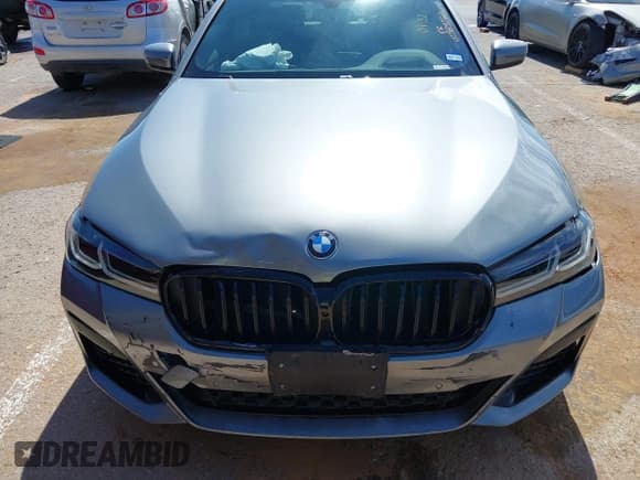 ✅ 2023 BMW 5 Series M550i xDrive • VIN: WBA13BK03PCN68835 • Lot: 42884260. Wystawiony na IAAI z przebiegiem Nie podano. Bezpłatny archiwum sprzedaży aukcyjnych z USA i szczegółowy raport historii pojazdu na DreamBid. Zdjęcie 6.