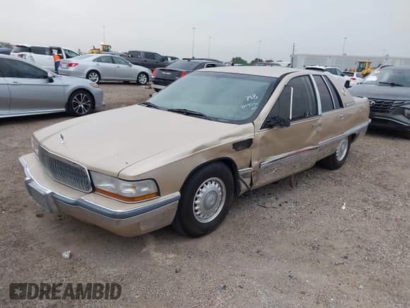 ✅ 1995 Buick Roadmaster • VIN: 1G4BT52P6SR417088 • Lot: 42368144. Wystawiony na IAAI z przebiegiem 191 848 mil. Bezpłatny archiwum sprzedaży aukcyjnych z USA i szczegółowy raport historii pojazdu na DreamBid. Zdjęcie 2.
