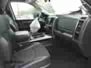 2017 Ram 1500 Night z VIN 1C6RR7MT1HS640395, wystawiony jako IAAI lot #43011656 z przebiegiem 48 144 mil mil oraz . Historia ofert i sprzedaży dostępna na DreamBid. Obrazek 5.