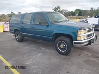 ✅ 1994 Chevrolet Suburban • VIN: 1GNGC26F4RJ333927 • Lot: 43684845. Wystawiony na IAAI z przebiegiem 157 119 mil. Bezpłatny archiwum sprzedaży aukcyjnych z USA i szczegółowy raport historii pojazdu na DreamBid. Zdjęcie 1.