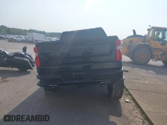 ✅ 2021 Chevrolet Silverado 1500 RST • VIN: 3GCUYEEL1MG363239 • Lot: 42388045. Wystawiony na IAAI z przebiegiem 73 167 mil. Bezpłatny archiwum sprzedaży aukcyjnych z USA i szczegółowy raport historii pojazdu na DreamBid. Zdjęcie 17.