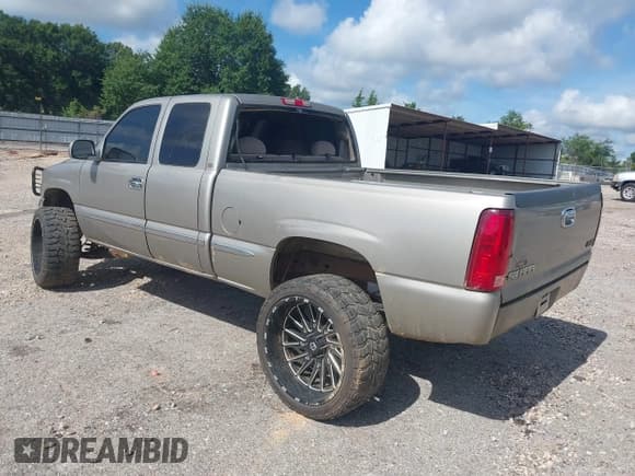 ✅ 2002 GMC Sierra 1500 SLE • VIN: 2GTEC19V221417144 • Лот: 42584603. Опубликован ранее на IAAI с пробегом 137 971 миль. Бесплатный доступ к архиву аукционных продаж из США и подробный отчёт об истории автомобиля на DreamBid. Изображение 3.