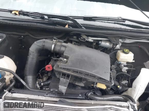 ✅ 2015 Mercedes-Benz Sprinter Passenger • VIN: WDZPE7DC7FP157196 • Lot: 43564964. Wystawiony na IAAI z przebiegiem 110 534 mil. Bezpłatny archiwum sprzedaży aukcyjnych z USA i szczegółowy raport historii pojazdu na DreamBid. Zdjęcie 10.