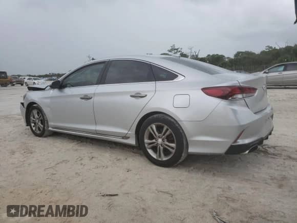 ✅ 2019 Hyundai Sonata SEL • VIN: 5NPE34AF6KH819852 • Lot: 82411895. Wystawiony na Copart z przebiegiem 112 055 mil mil. Skorzystaj z bezpłatnego archiwum sprzedaży aukcyjnych z USA i zobacz szczegółowy raport historii pojazdu na DreamBid. Zdjęcie 2.