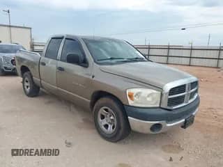 2007 Dodge 1500 ST z VIN 1D7HA18K07J583823, wystawiony jako IAAI lot #42860126 z przebiegiem 188 250 mil mil oraz . Historia ofert i sprzedaży dostępna na DreamBid. Obrazek 1.