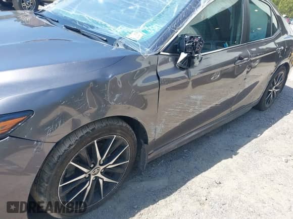 2022 Toyota Camry SE с VIN 4T1G11BK7NU065066, выставлен на аукционе IAAI как лот 43123616 с пробегом 37 526 миль миль и . История ставок и продаж доступна на DreamBid. Изображение 6.