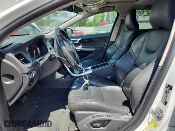 ✅ 2015 Volvo V60 T5 • VIN: YV4612HK4F1001189 • Лот: 65160625. Опубликован ранее на Copart с пробегом 195 495 миль. Бесплатный доступ к архиву аукционных продаж из США и подробный отчёт об истории автомобиля на DreamBid. Изображение 7.