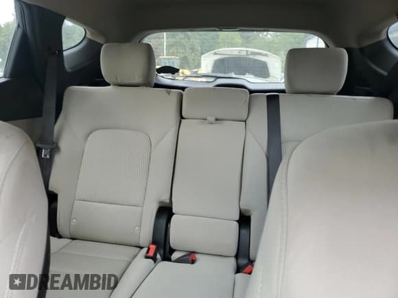 ✅ 2017 Hyundai Santa Fe 2.4L • VIN: 5NMZU3LB2HH031675 • Lot: 81926195. Wystawiony na Copart z przebiegiem 94 775 mil. Bezpłatny archiwum sprzedaży aukcyjnych z USA i szczegółowy raport historii pojazdu na DreamBid. Zdjęcie 10.