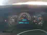 ✅ 2004 Chevrolet Silverado 1500 Z71 • VIN: 2GCEK19T141230921 • Lot: 67518724. Wystawiony na Copart z przebiegiem 108 803 mil mil. Skorzystaj z bezpłatnego archiwum sprzedaży aukcyjnych z USA i zobacz szczegółowy raport historii pojazdu na DreamBid. Zdjęcie 9.