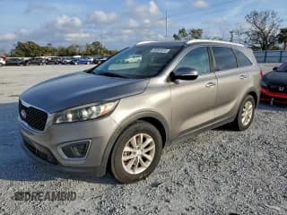 ✅ 2017 Kia Sorento LX • VIN: 5XYPG4A35HG260572 • Лот: 95097815. Опубликован ранее на Copart с пробегом 114 790 миль. Бесплатный доступ к архиву аукционных продаж из США и подробный отчёт об истории автомобиля на DreamBid. Изображение 1.