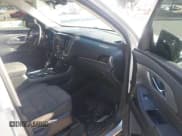 ✅ 2021 Chevrolet Traverse LT Cloth • VIN: 1GNEVGKW1MJ230154 • Lot: 43524907. Wystawiony na IAAI z przebiegiem 49 312 mil. Bezpłatny archiwum sprzedaży aukcyjnych z USA i szczegółowy raport historii pojazdu na DreamBid. Zdjęcie 5.