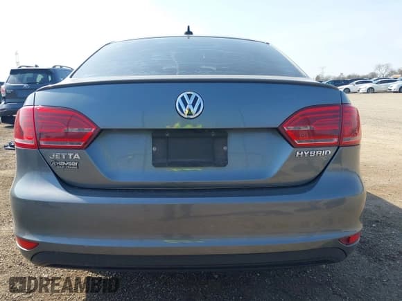 ✅ 2013 Volkswagen Jetta Hybrid SE • VIN: 3VW637AJ6DM300238 • Lot: 42112719. Listed on IAAI with 137,902 mi. Free auction sales archive from the USA and detailed vehicle history report at DreamBid. Image 17.