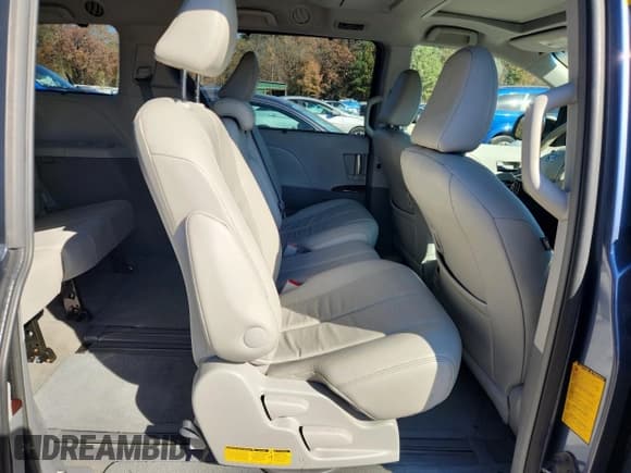 ✅ 2014 Toyota Sienna XLE • VIN: 5TDYK3DC8ES458103 • Lot: 91383175. Listed on Copart with 127,903 mi. Free auction sales archive from the USA and detailed vehicle history report at DreamBid. Image 11.