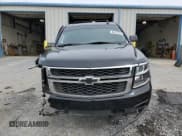 ✅ 2020 Chevrolet Tahoe LS • VIN: 1GNSKAKC9LR302135 • Lot: 84415915. Wystawiony na Copart z przebiegiem 107 538 mil. Bezpłatny archiwum sprzedaży aukcyjnych z USA i szczegółowy raport historii pojazdu na DreamBid. Zdjęcie 5.