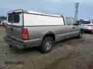 2002 Chevrolet Silverado 1500 z VIN 1GCEC19V82E279611, wystawiony jako Copart lot #63974715 z przebiegiem 242 944 mil mil oraz Szkoda całkowita • Salvage title. Historia ofert i sprzedaży dostępna na DreamBid. Obrazek 3.