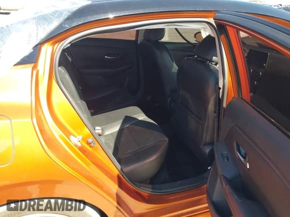 ✅ 2024 Nissan Sentra SR • VIN: 3N1AB8DV3RY216613 • Lot: 42945880. Wystawiony na IAAI z przebiegiem Nie podano. Bezpłatny archiwum sprzedaży aukcyjnych z USA i szczegółowy raport historii pojazdu na DreamBid. Zdjęcie 8.