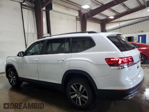 ✅ 2022 Volkswagen Atlas SE • VIN: 1V2LP2CA3NC512090 • Lot: 84652855. Wystawiony na Copart z przebiegiem 45 624 mil. Bezpłatny archiwum sprzedaży aukcyjnych z USA i szczegółowy raport historii pojazdu na DreamBid. Zdjęcie 2.