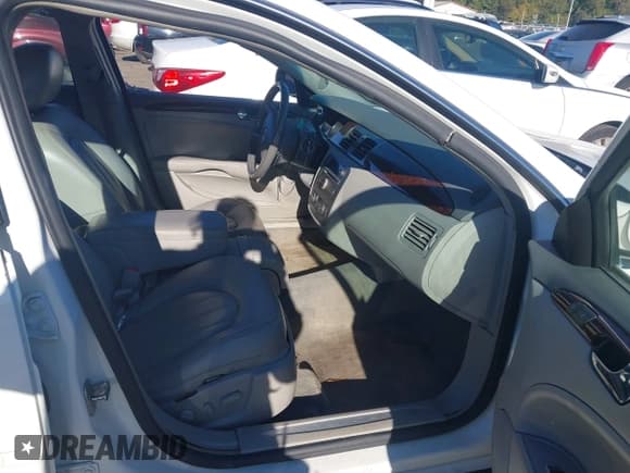 ✅ 2010 Buick Lucerne CXL • VIN: 1G4HC5EMXAU131445 • Лот: 43467277. Опубликован ранее на IAAI с пробегом 185 832 миль. Бесплатный доступ к архиву аукционных продаж из США и подробный отчёт об истории автомобиля на DreamBid. Изображение 5.